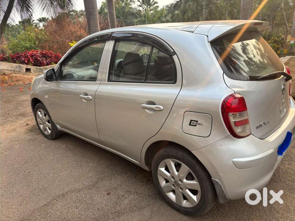 Nissan Diesel Car 2011