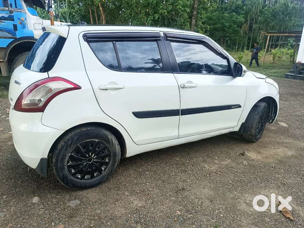 Maruti Suzuki Swift Vxi 2013