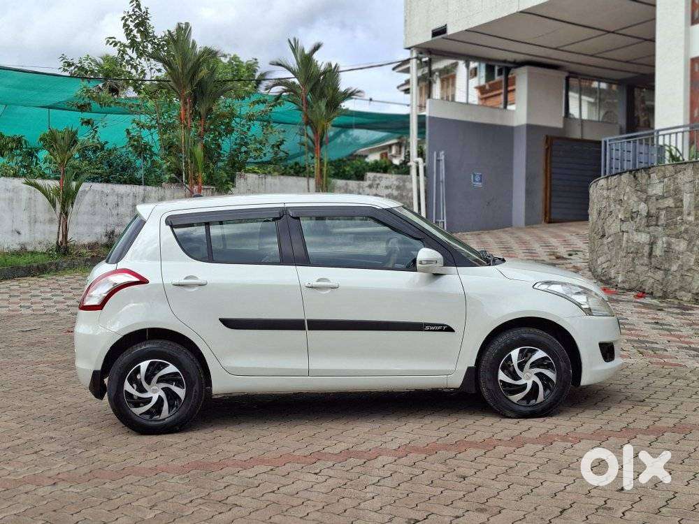 Maruti Suzuki Swift Vxi + Manual, 2014, Petrol