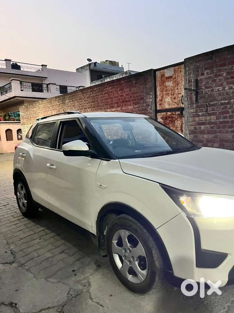 Mahindra Xuv 300 Diesel 1st Owner Sunroof Highway 30avg 150k Km Driven