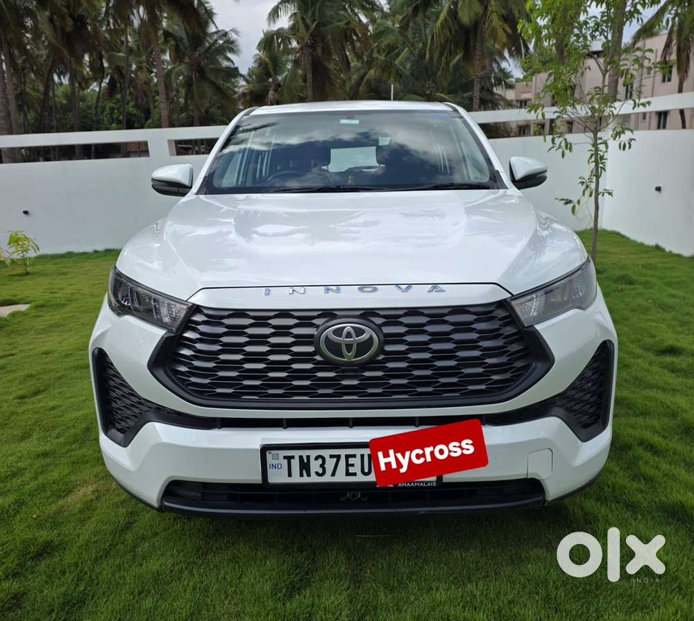 Toyota Innova Hycross 2025 Petrol 15000 Km Driven