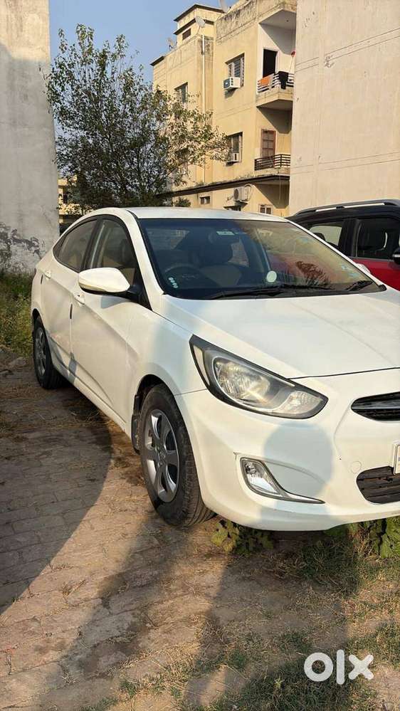 Hyundai Verna 2012