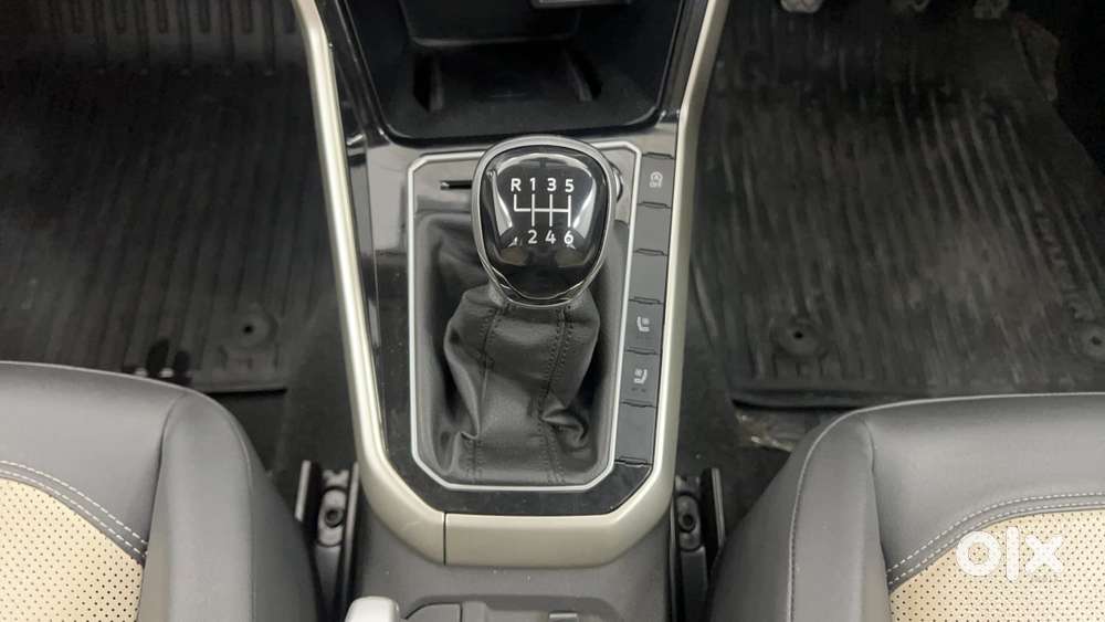 Volkswagen Virtus Topline 1.0 Tsi Mt, 2023, Petrol