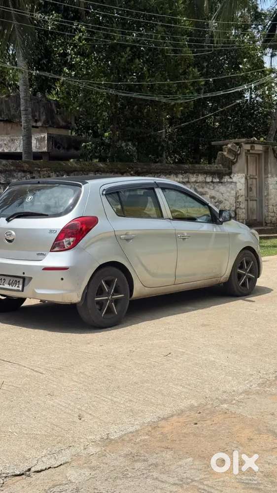 Hyundai I20 Asta Top-end 2013 Diesel Well Maintained