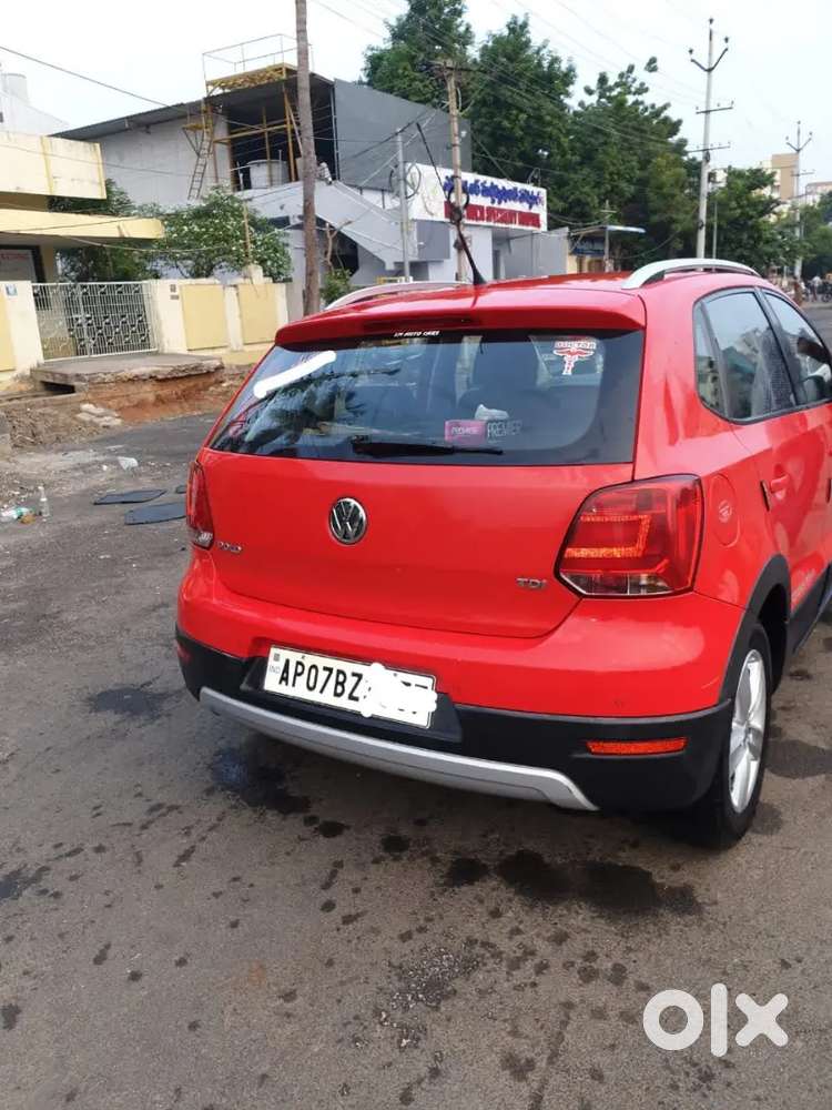 Volkswagen Crosspolo Highline 2014 Diesel Well Maintained