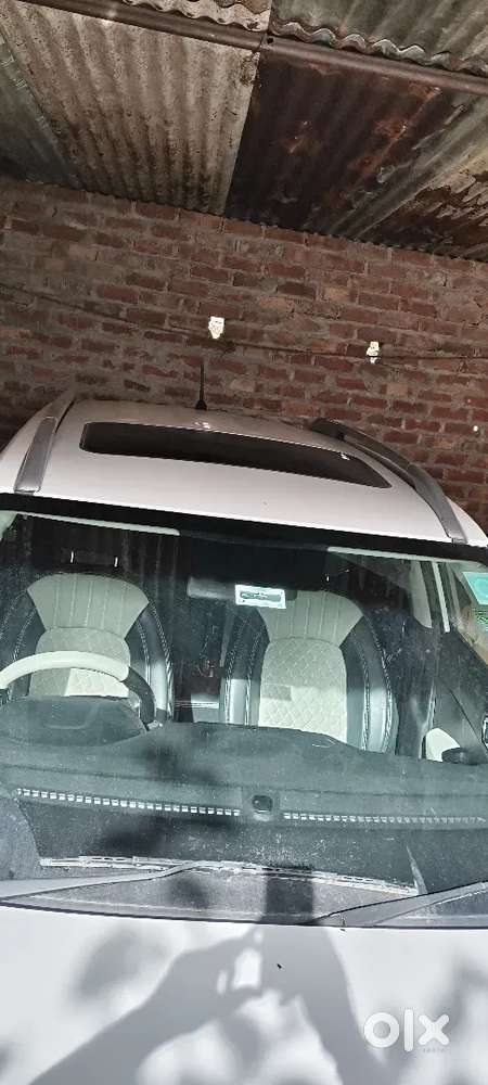 Hyundai Venue E Plus 2024 Petrol 6800 Km Driven With Sunroof