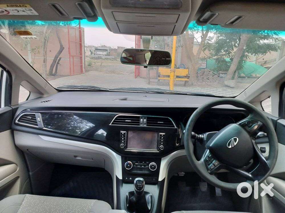 Mahindra Marazzo M6, 2021, Diesel