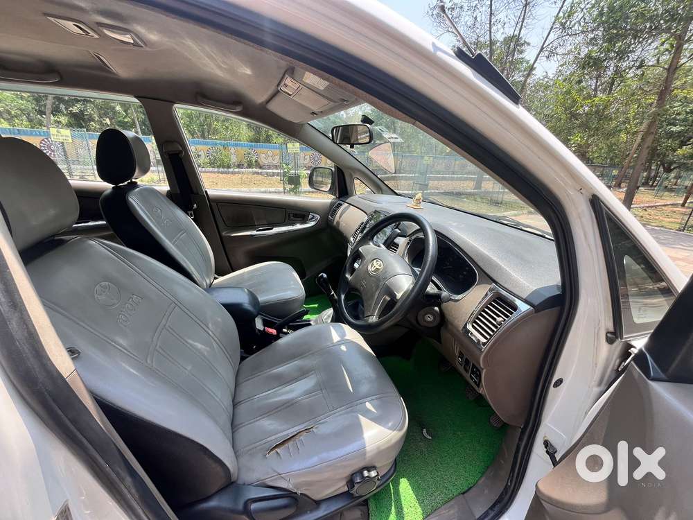 Toyota Innova 2.5 G (diesel) 8 Seater, 2016, Diesel