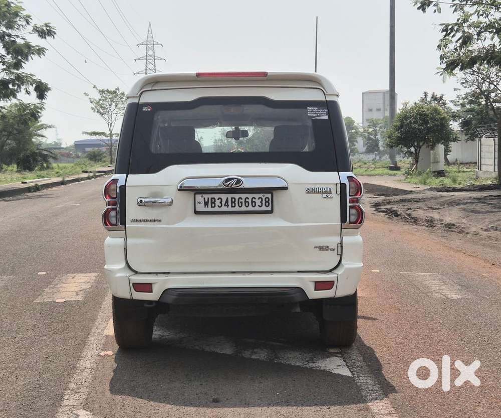 Mahindra Scorpio S5, 2018