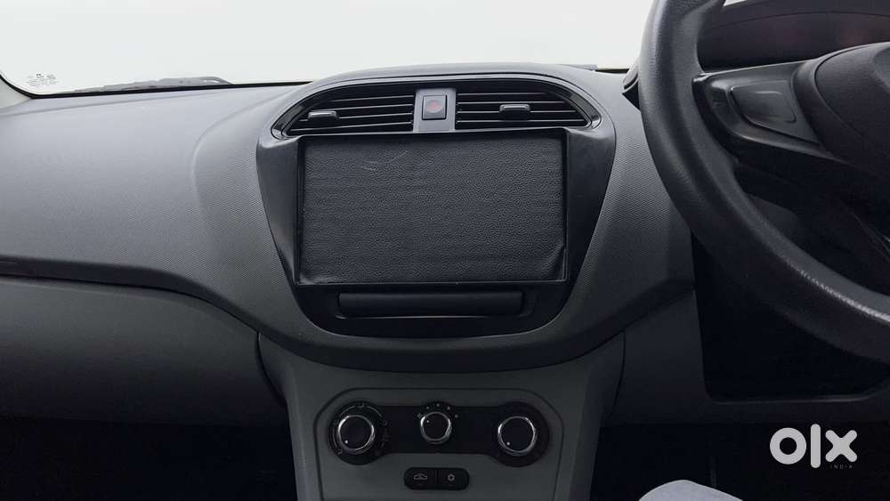 Tata Tigor Xe, 2022, Petrol