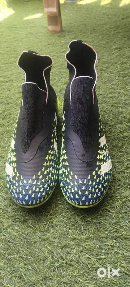 Finapi Football Shoes &ndash; Size 6