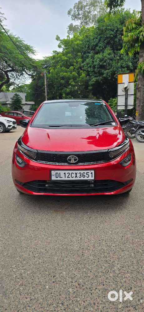 Tata Altroz 1.2 Xza Plus Dark Edition Dct, 2024, Petrol