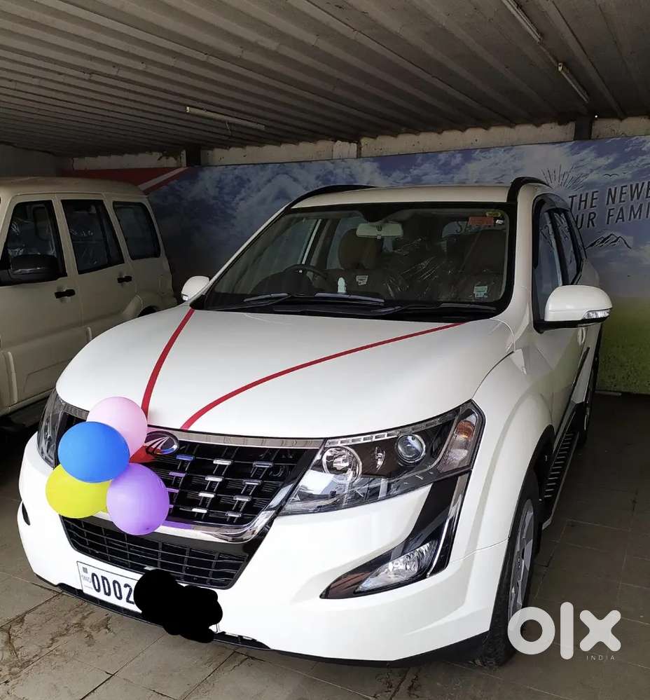 Mahindra Xuv500 New Model, Pearl White, Year 2020 Diesel 41200 Done