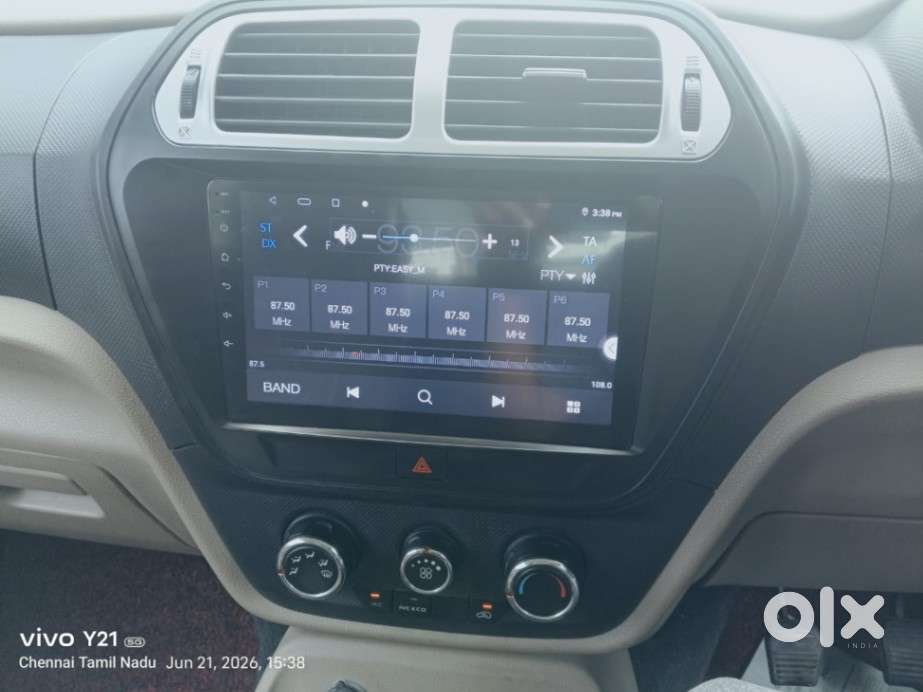 Mahindra Tuv 300 T8, 2016, Petrol
