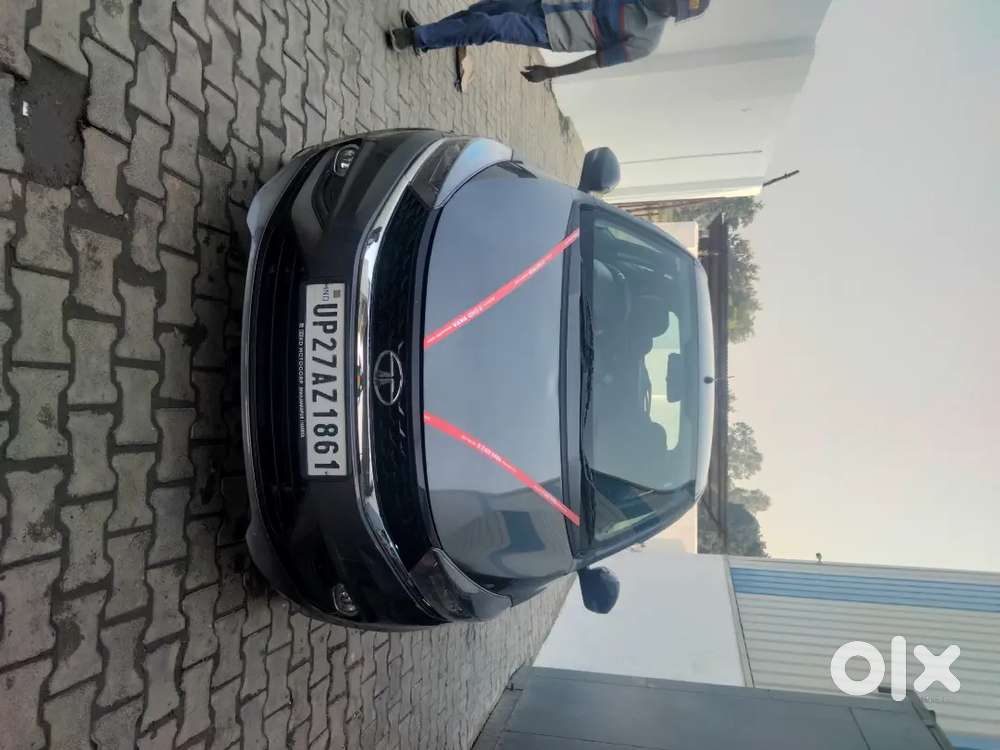 Chandra Pal  Car Beche Rahe He