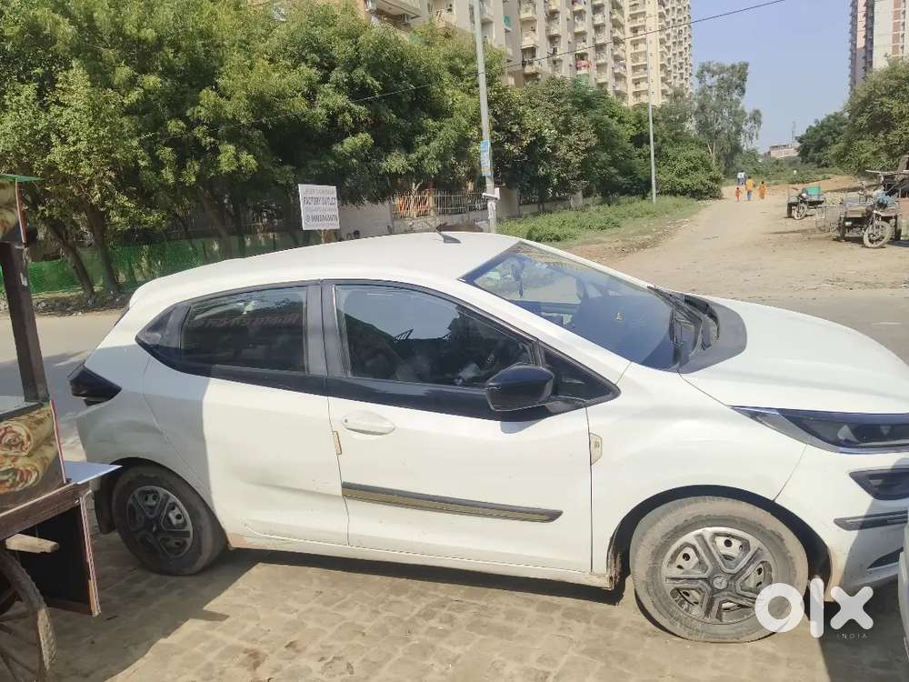 Tata Altroz Petrol 2021
