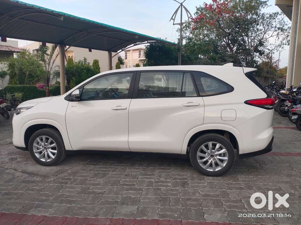 Toyota Innova Hycross 2.0 Vx Hybrid 7 Str, 2026, Petrol