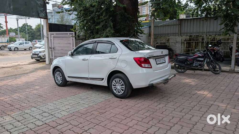 Maruti Suzuki Dzire 1.2 Vxi, 2024, Petrol
