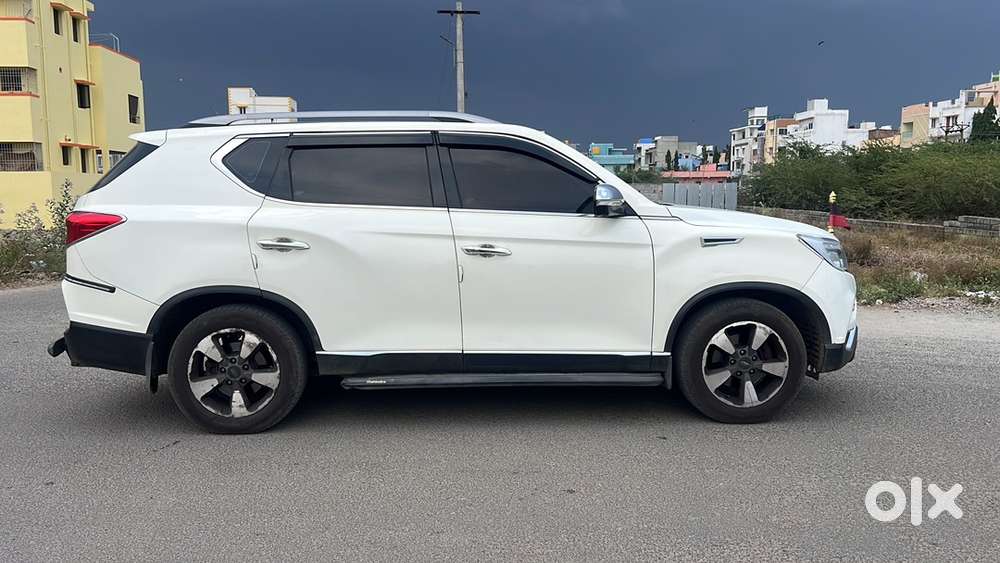 Mahindra Alturas G4 2019