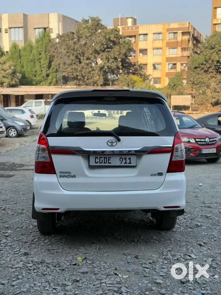 Toyota Innova 2.5 V 2015