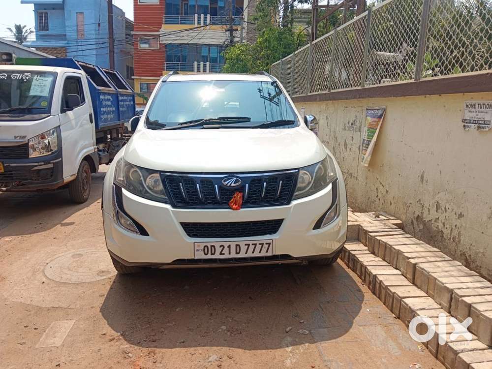 Mahindra Xuv500 W10 2016