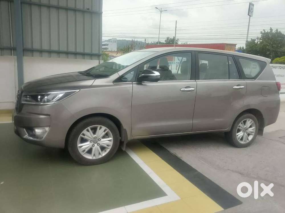 Toyota Innova Crysta 2017 Diesel Well Maintained