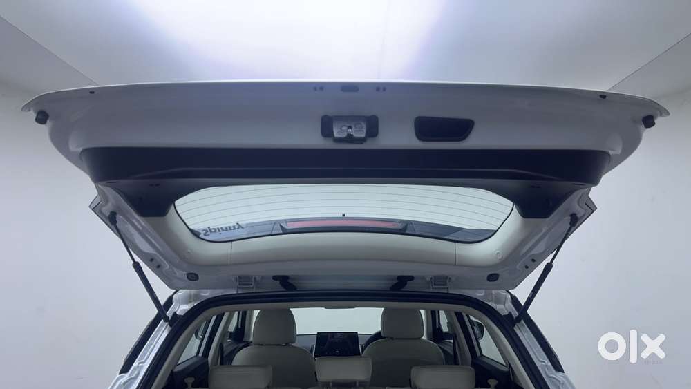 Mahindra Xuv 3xo Ax7l 1.2 Petrol At (pg), 2024, Petrol