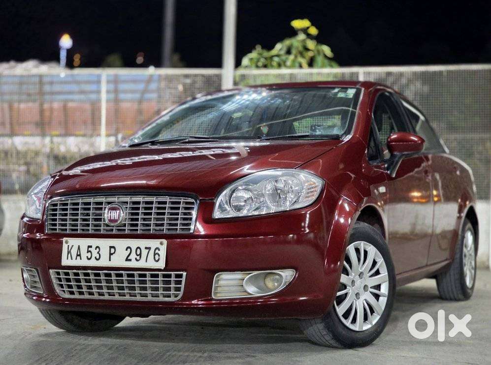 Fiat Linea Emotion Pk 1.4, 2010, Petrol
