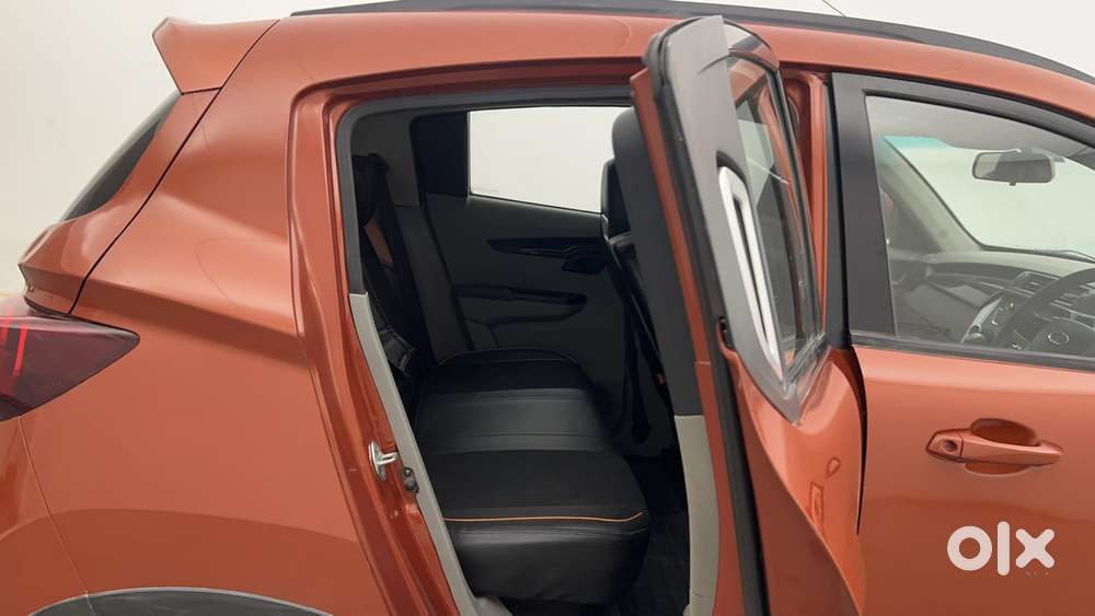 Mahindra Kuv100 Nxt 1.2 K8 Petrol 6 Str, 2017, Petrol