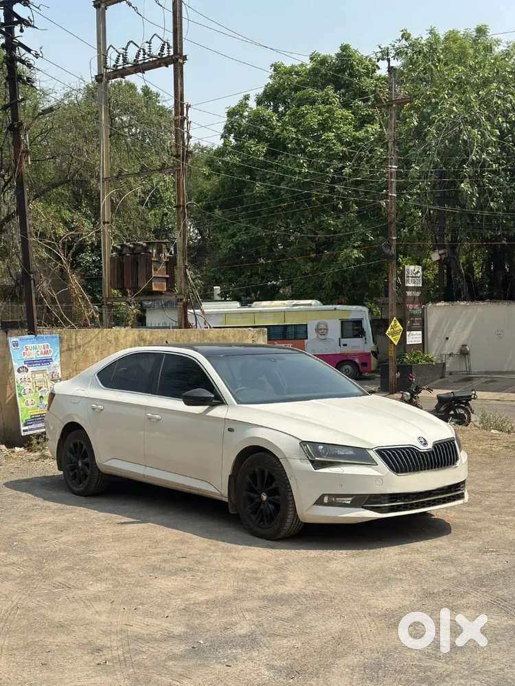 Skoda Superb 2016 Petrol Well Maintained
