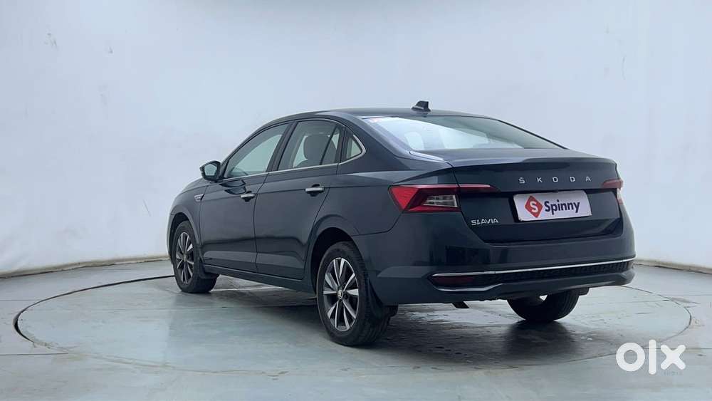 Skoda Slavia Style 1.0l Tsi At, 2022, Petrol