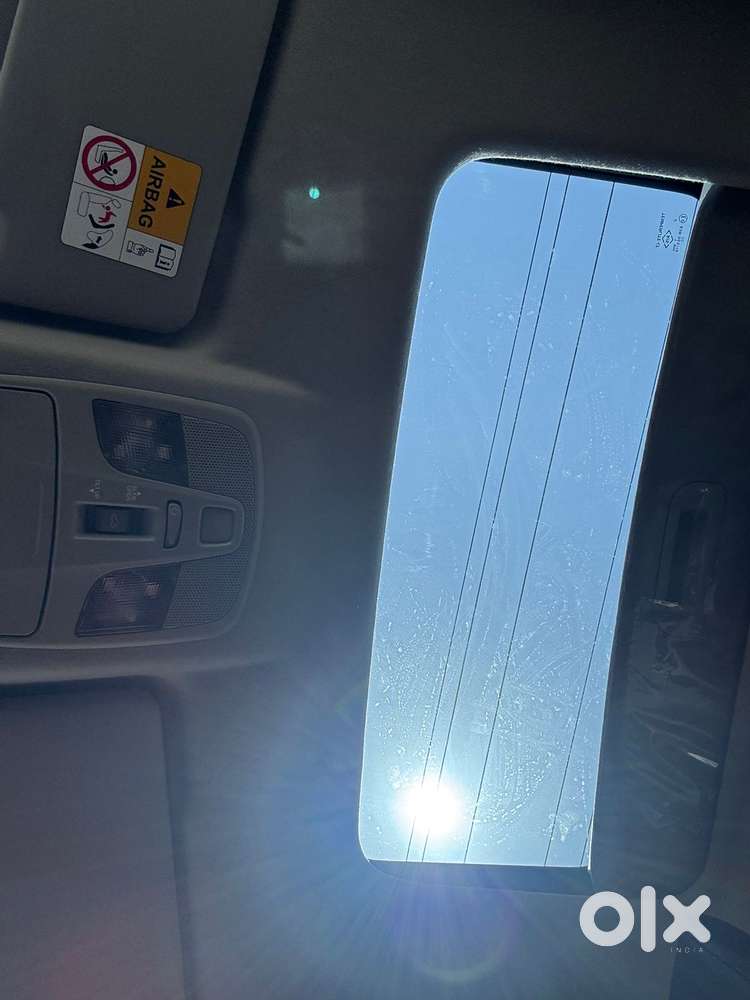 Maruti Suzuki Brezza 1.5 Zxi At Smart Hybrid, 2022, Petrol