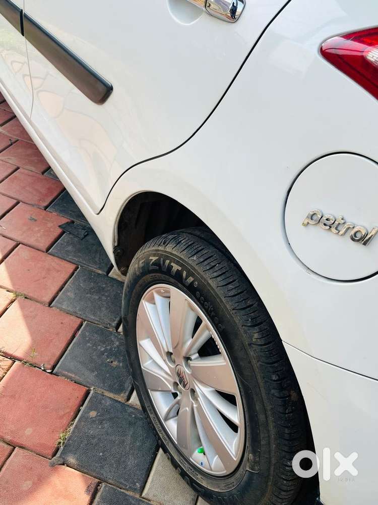 Maruti Suzuki Swift Vvt Zxi, 2016, Petrol