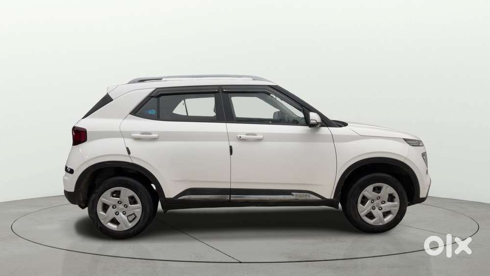 Hyundai Venue 1.2 S Plus, 2022, Petrol
