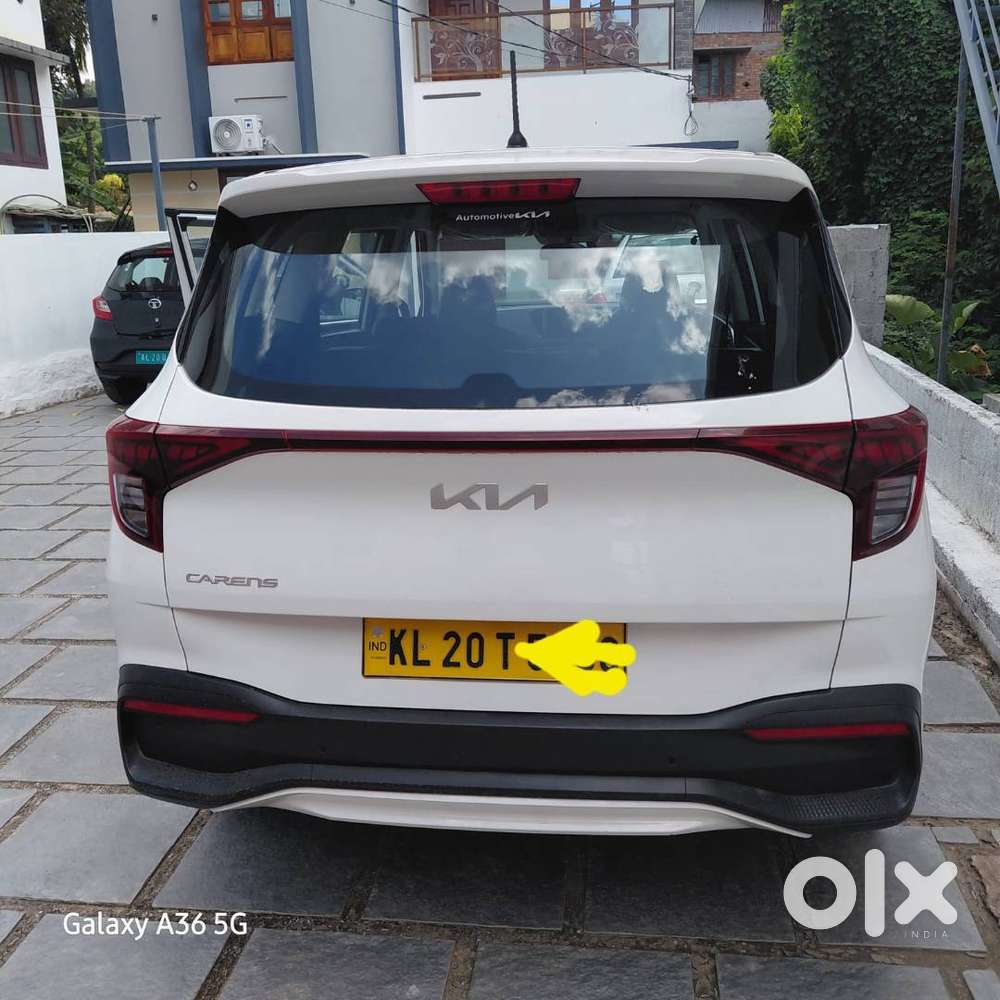 Kia , Carens