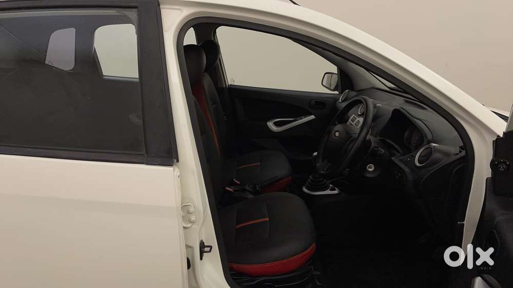 Ford Figo 2010-2012 Petrol Titanium, 2011, Petrol