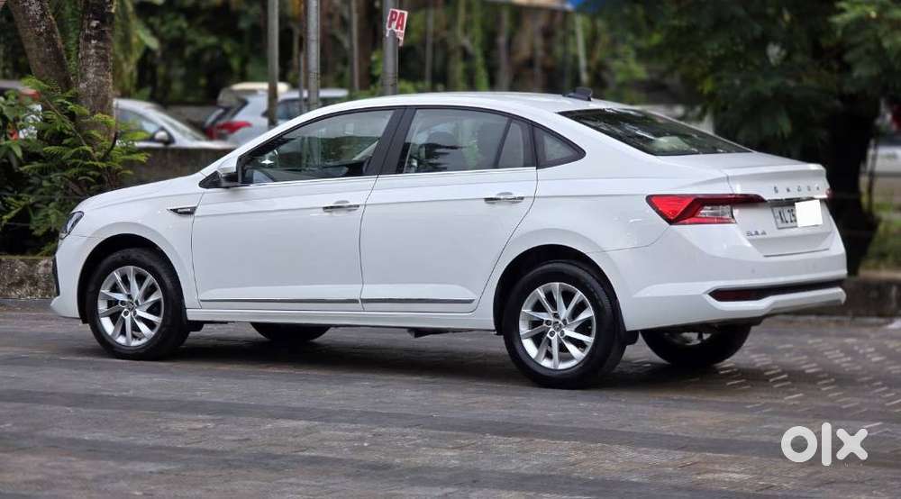 Skoda Slavia 1.0 Ambition Tsi At, 2023, Petrol