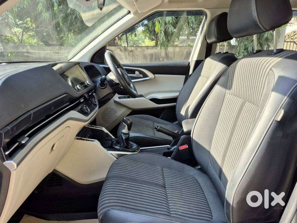 Kia Carens 1.5 Prestige 7 Str, 2023, Petrol