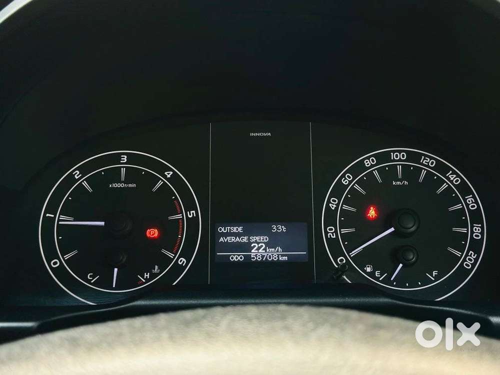 Toyota Innova Crysta 2.4 G Mt 8s, 2024, Diesel