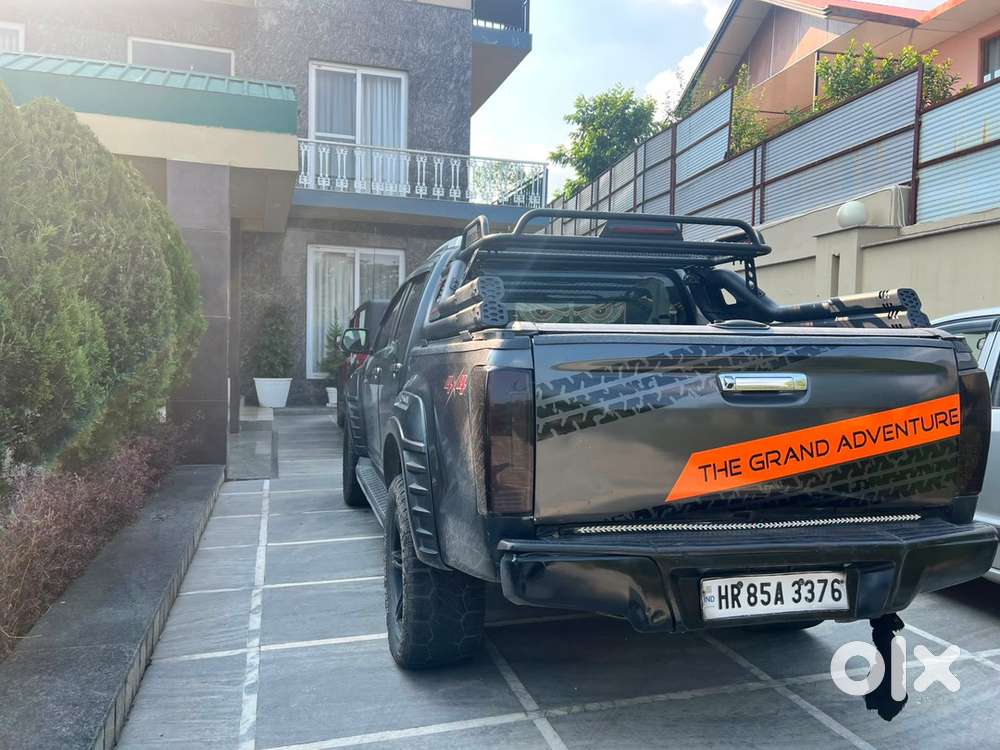 Isuzu V-cross 2017 Model