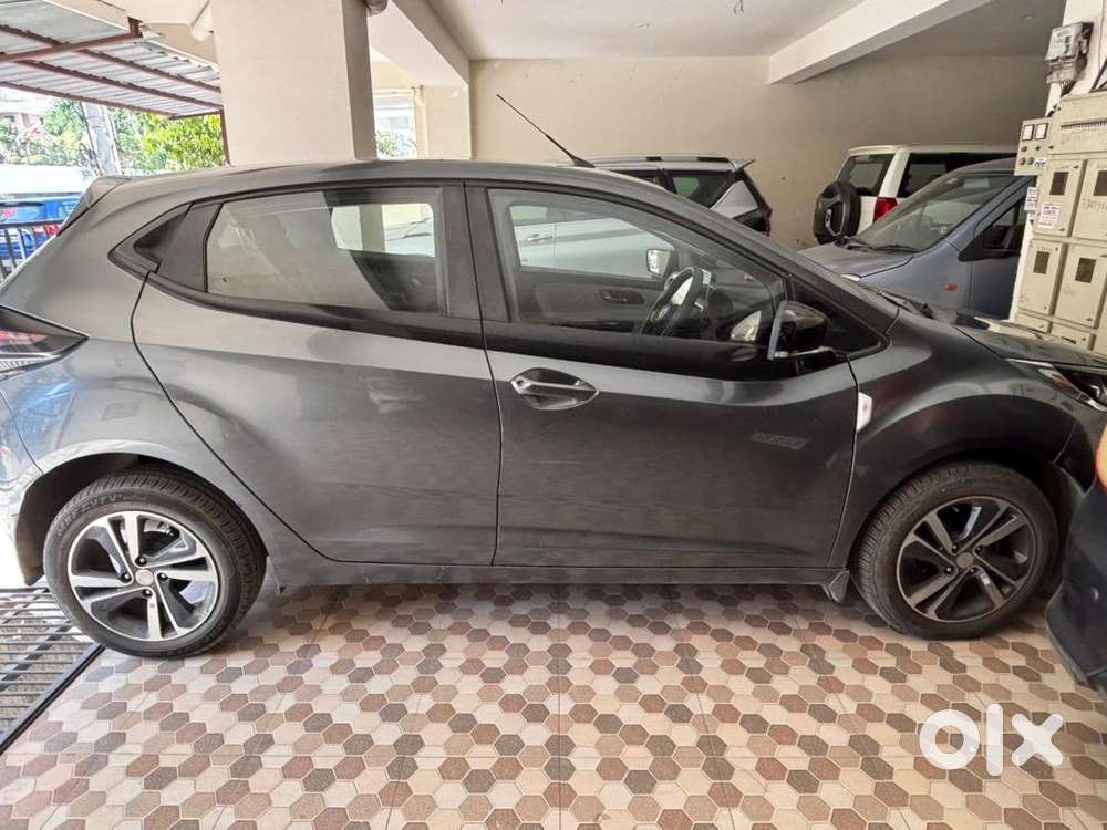 Tata Altroz 2022 Petrol Very Good Condition Only 22000 Driven