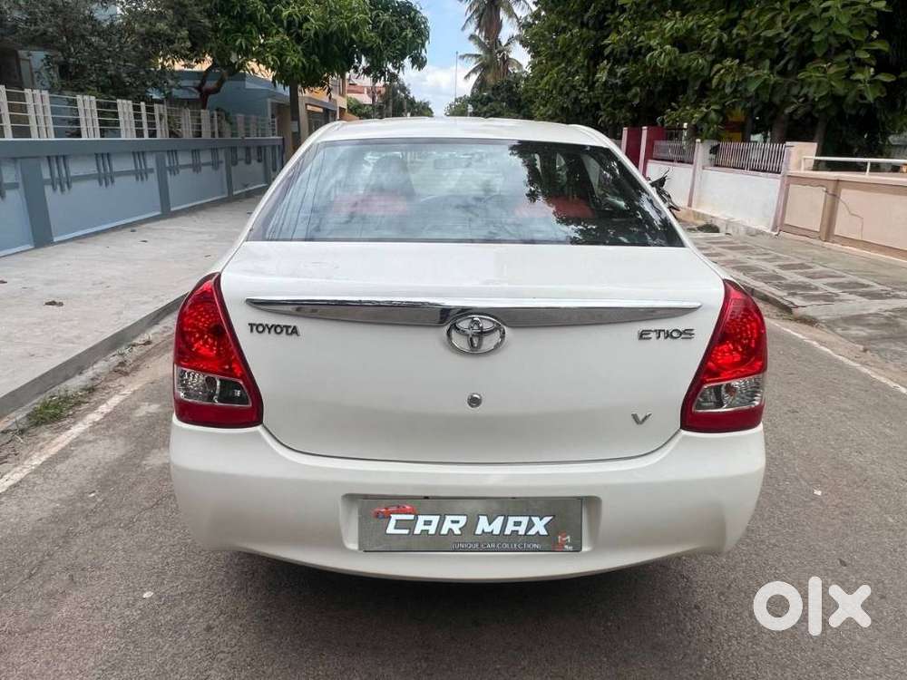 Toyota Etios 2010-2012 V, 2011, Petrol