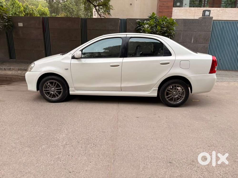 Dl Toyota Etios 2012 Petrol