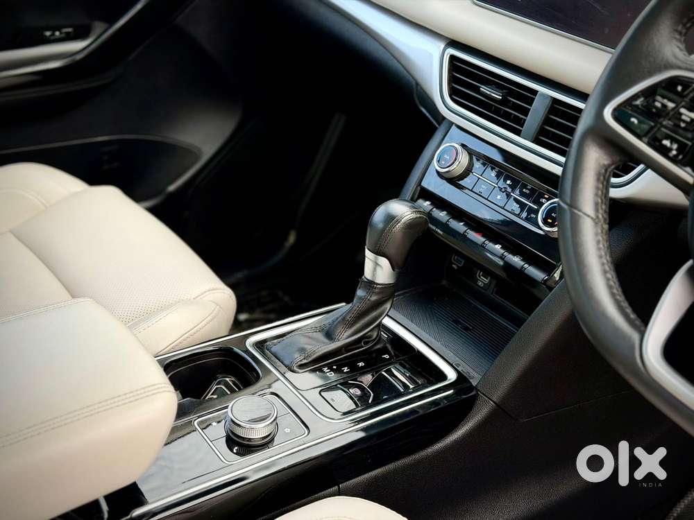 Mahindra Xuv700 2.0 Ax 7 Petrol At Luxury Pack Str, 2022, Petrol