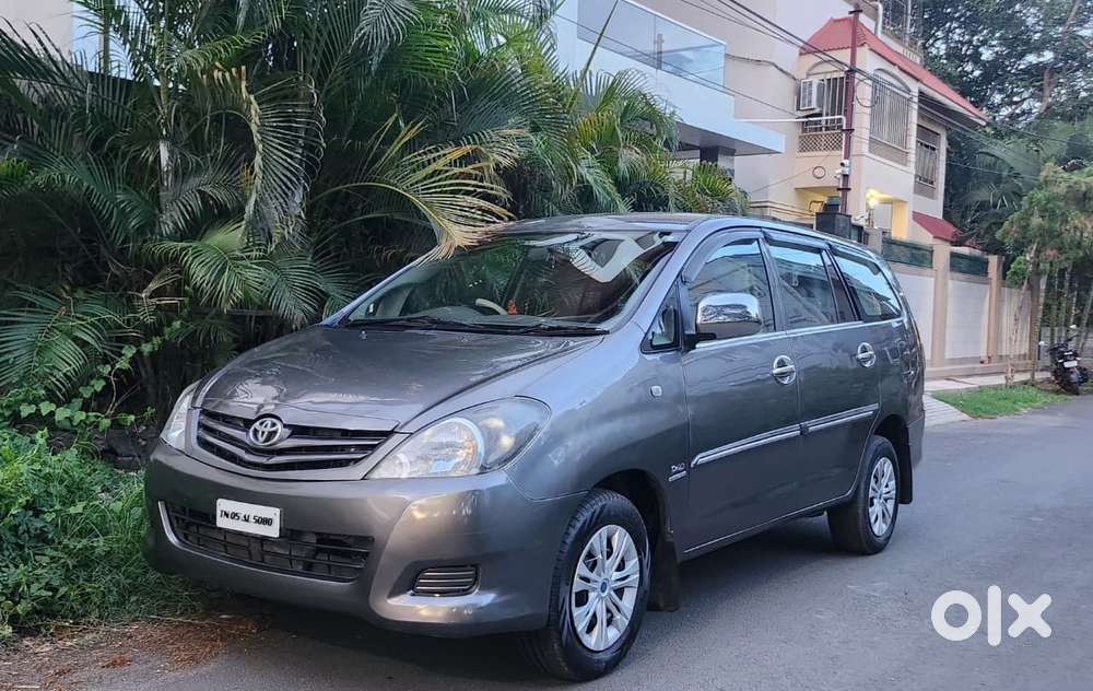 Toyota Innova 2004-2011 2.5 G4 Diesel 8-seater, 2011, Diesel