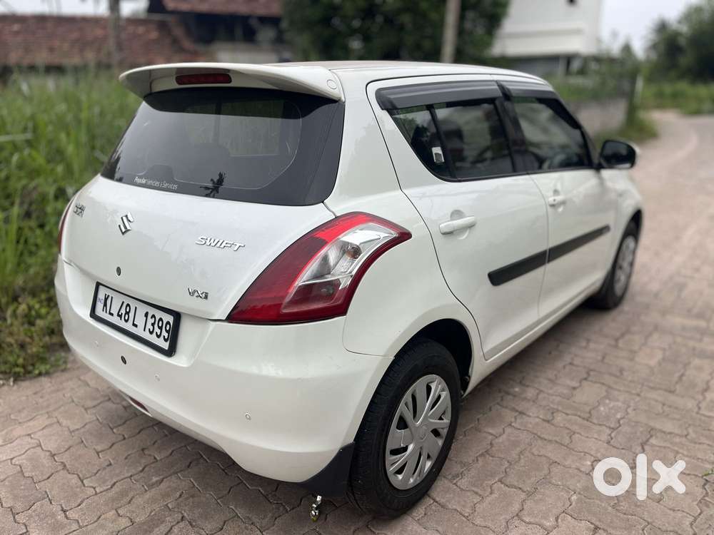 Maruti Suzuki Swift Vxi Optional, 2017, Petrol