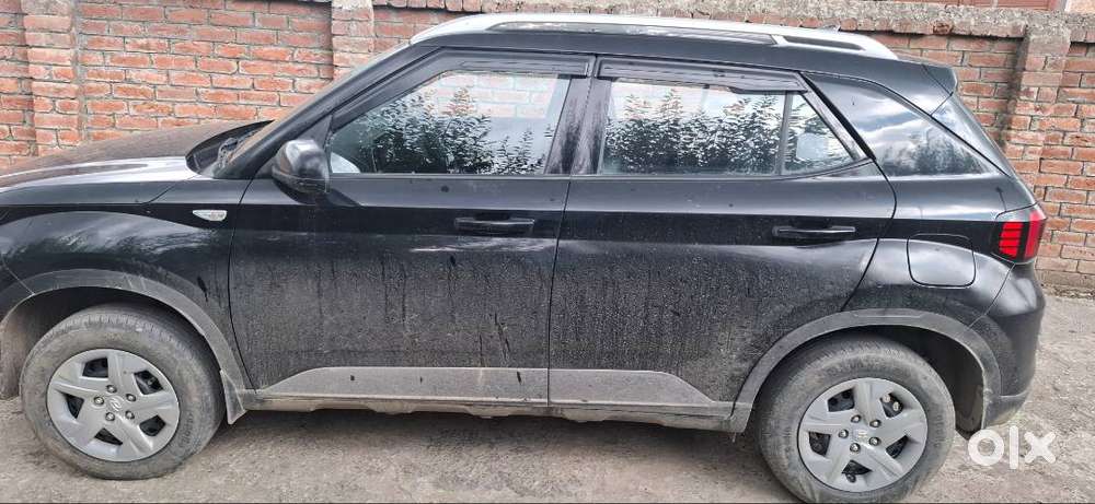Blac Colour Good Loking