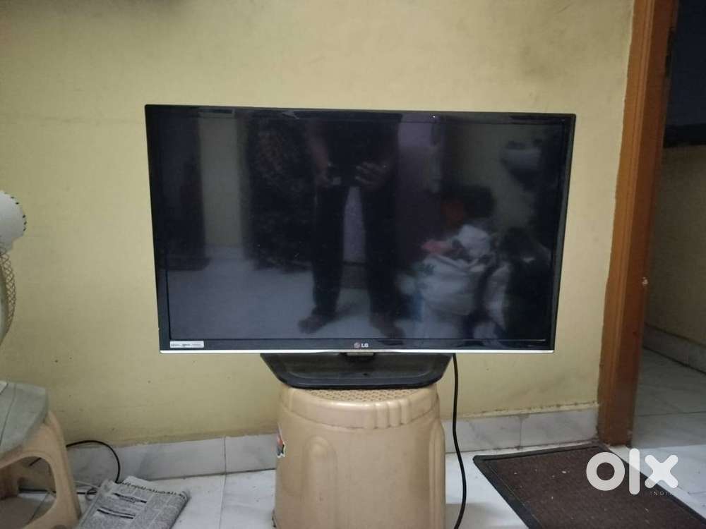 LG 32 LED TV 32LN5650-TA with Original Remote