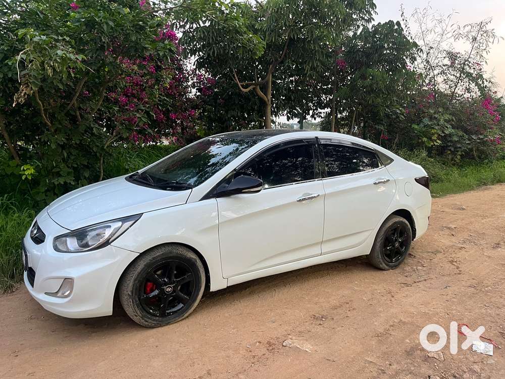 Hyundai Verna Fluidic 2012