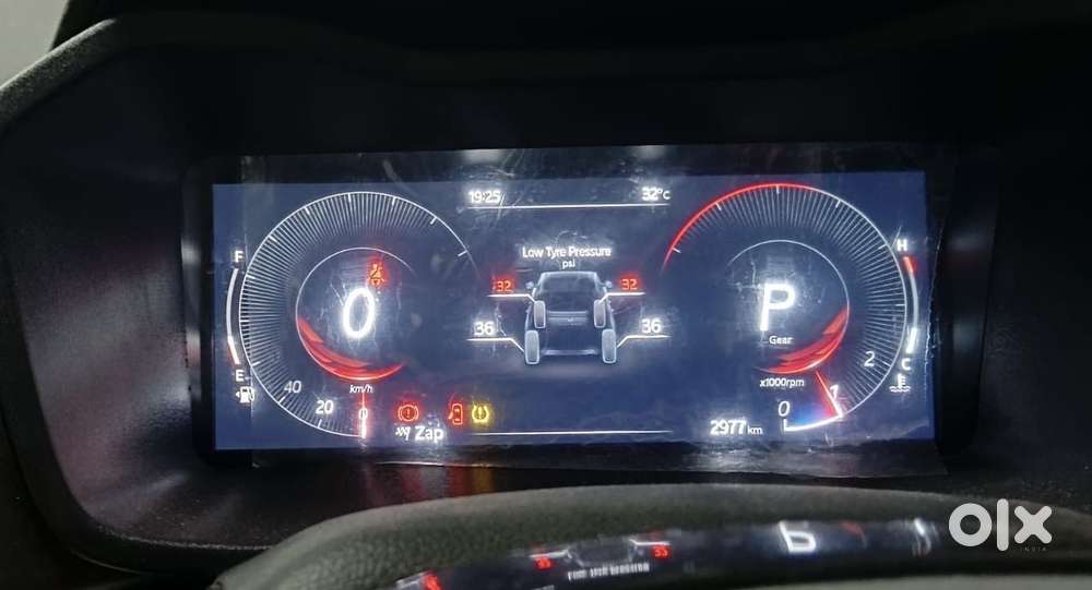 Mahindra Xuv 3xo Ax7l 1.2 Petrol At (pg), 2025, Petrol